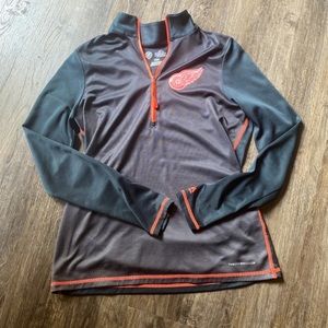 Woman’s redwings zip up